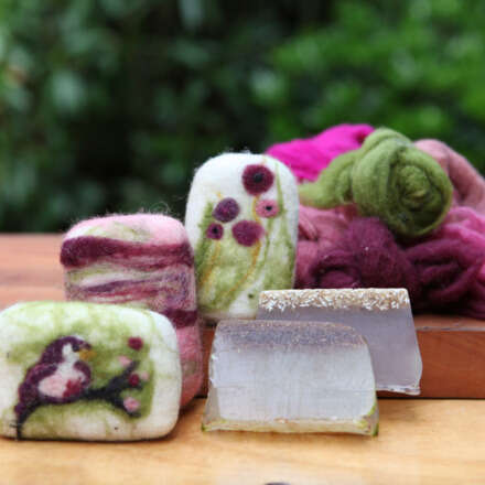 Taller jabones exfoliantes de fieltro 