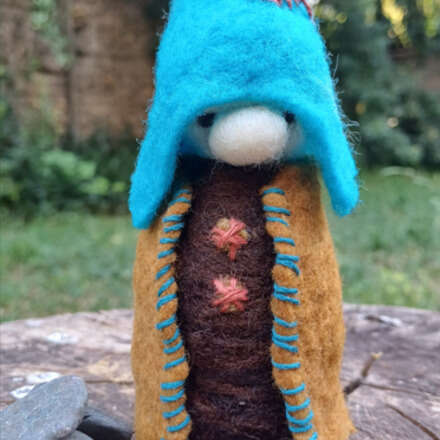 Taller duendes de fieltro junto a Hebras del Alma 