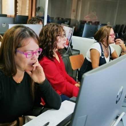 Taller: "Entrenamiento en creación y edición de vídeos"