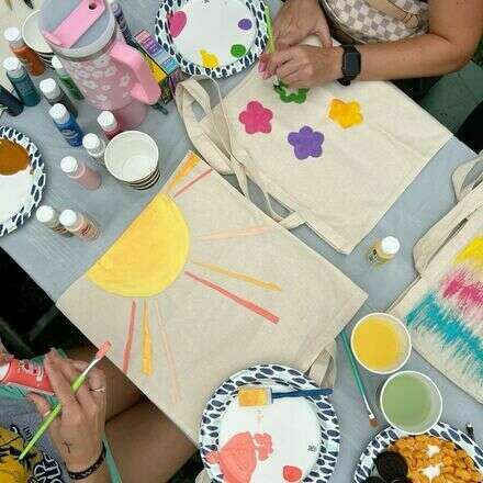 Taller Pinta tu totebag junto a Blumkidz 