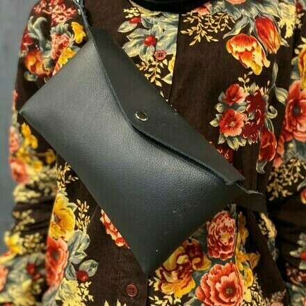 Crea tu banano de cuero en color negro junto a NS Leather 