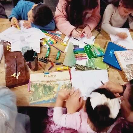 Taller Pequeños exploradores de la biodiversidad. Creación de un desplegable de la flora y fauna chilena.